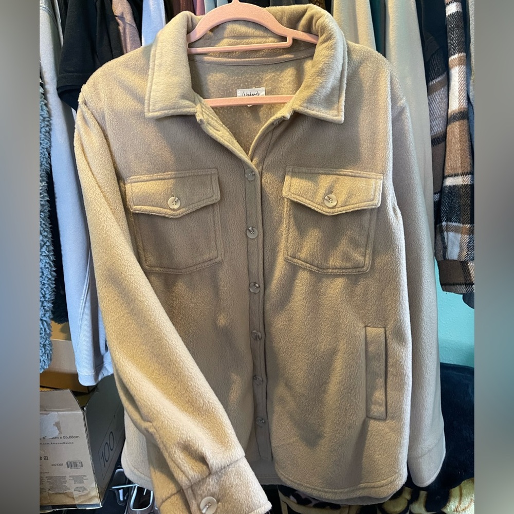 brown fuzzy button up jacket 🤎